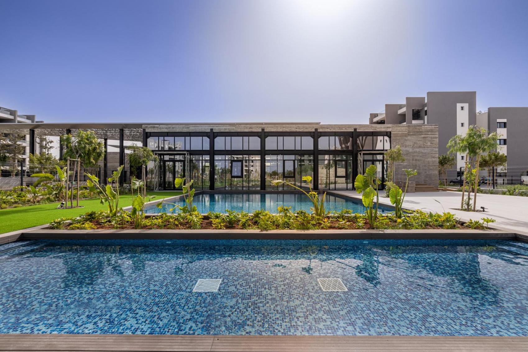 Sunset Gardens Lägenhet Limassol Exteriör bild