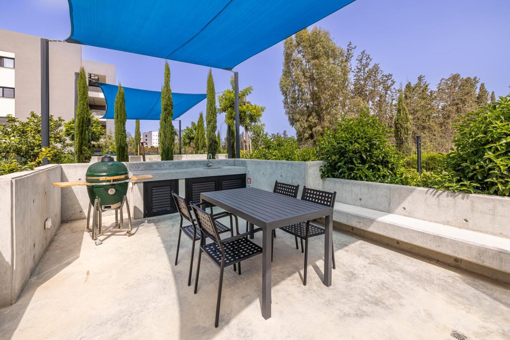 Sunset Gardens Lägenhet Limassol Exteriör bild